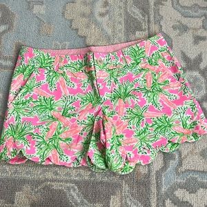 Lilly Pulitzer Buttercup Scallop Shorts - Size 6